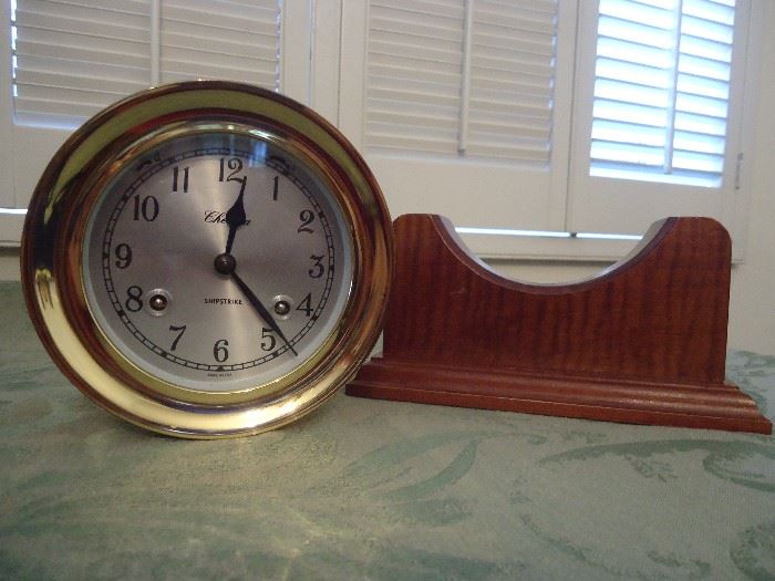 Unique clock