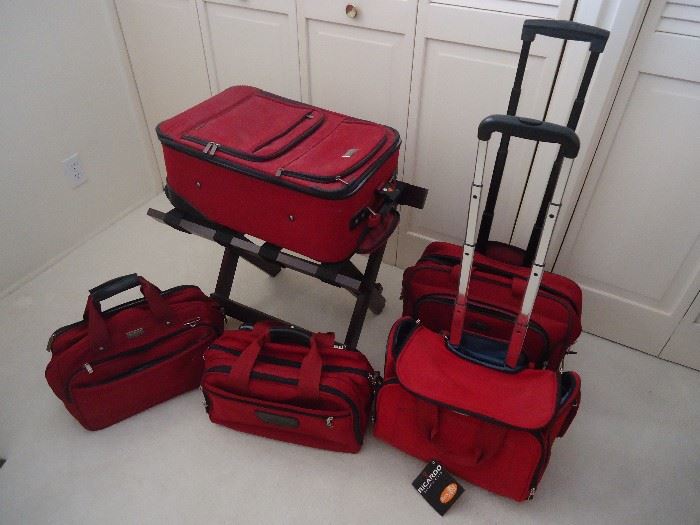 Complete luggage set