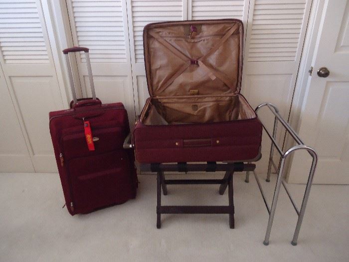 Luggage pieces
