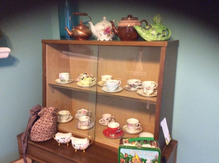 Tea Cups, saucers and tea pots including PARAGON!