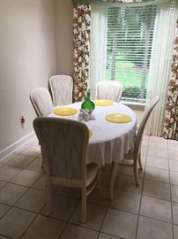 Kitchen/dining room table and chairs