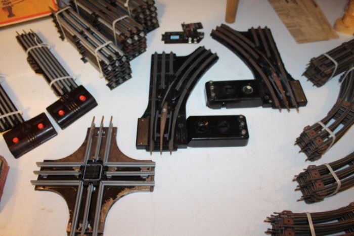 Lionel "0" gauge remote switches and crossing