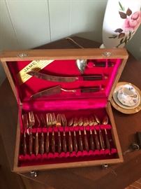 another view of the Teak set