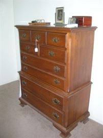 Chest of drawers