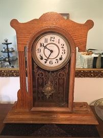 Ingram mantle clock with key 