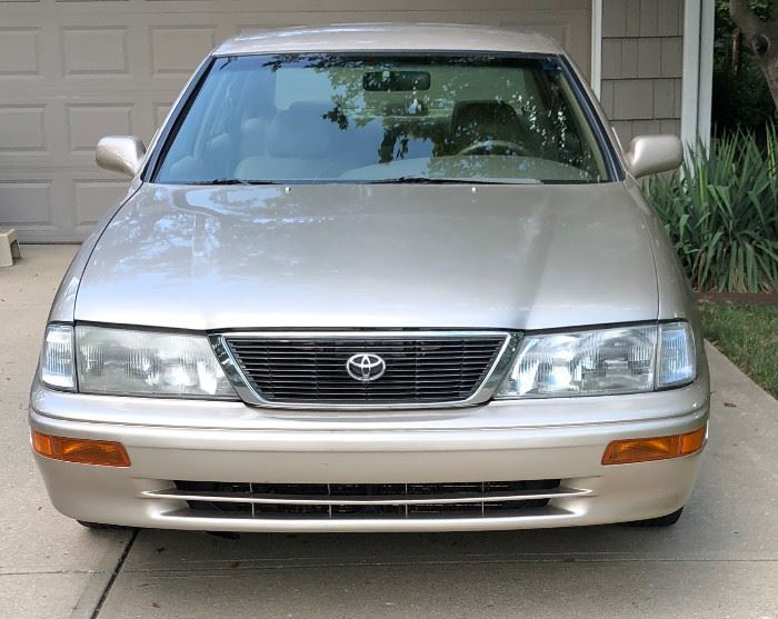 Toyota Avalon, 4D, 1997, 144,250 mi (Sealed Bid Auction)