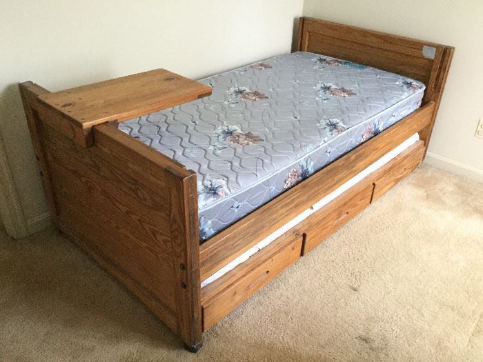  Twin Bed w/ Trundle & Lock-On Tray    http://www.ctonlineauctions.com/detail.asp?id=737651