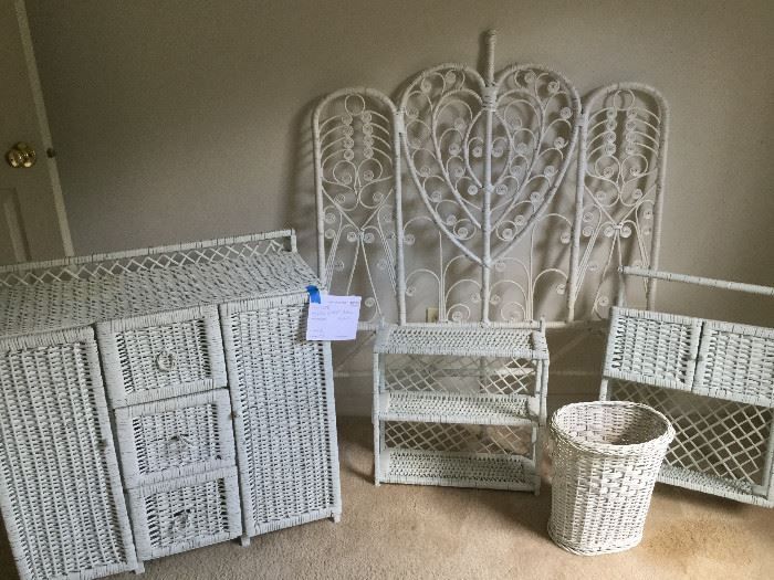 White Wicker Bedroom Assortment      http://www.ctonlineauctions.com/detail.asp?id=737656