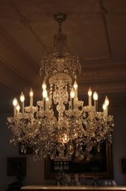 Shoenbeck Crystal Chandelier: 18 Lights, 36”
