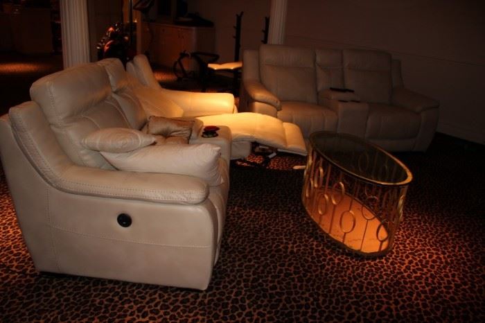 Reclining Theatre Seating with USB and Console