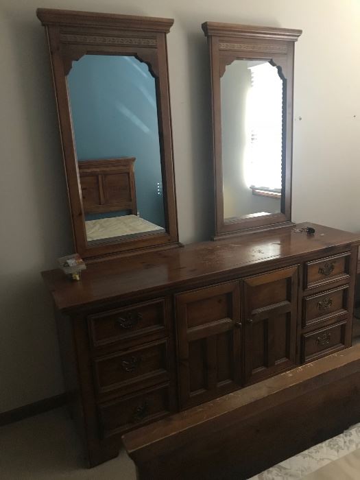 (Bedroom set)Double mirror dresser