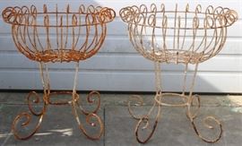 Wire metal planters