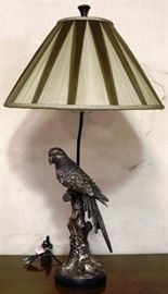 Table lamp w/ parrot