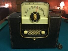 Vintage Zenith Flip-Front Tube Radio!