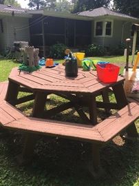 Octagonal Picnic Table! Very Solid!