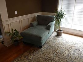 This is what a day bed/lounge chair is all about. Go ahead and try it!