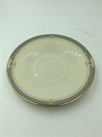 Metropolitan Collection Lenox "Monterey" Gold Trimmed Saucer