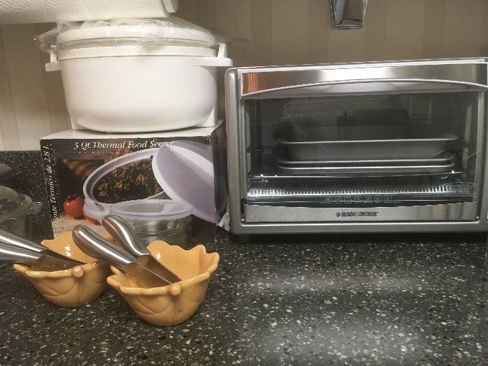 Great Black and Decker Toaster Oven Like New.