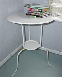 Cafe style table