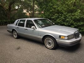1995 Lincoln Town Car--175K Miles-Garage Kept-Runs