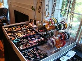 Costume & Bakelite Jewelry 