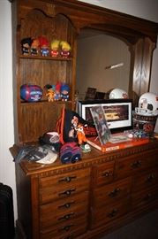 Chest of drawers with mirror and shelves