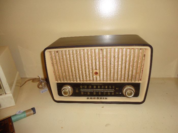 Vintage Grundig radio - it works!