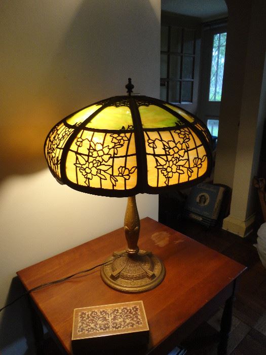 Beautiful slag glass antique lamp