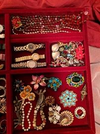 Costume Jewelry (hundreds of pieces)