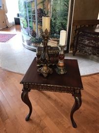 WOODEN CURVED LEG SIDE TABLE