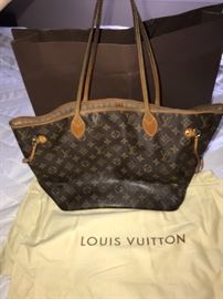 AUTHENTIC LOUIS VUITTON NEVERFULL MM