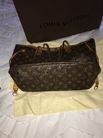 AUTHENTIC LOUIS VUITTON NEVERFULL MM