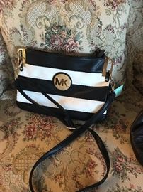 MICHAEL KORS HANDBAG