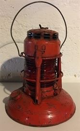 Dietz Red Railroad Lantern No. 40; Syracuse, New York 