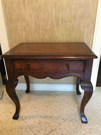 Accent Table w/Drawer