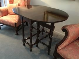 Antique gateleg table 