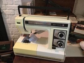 New Home Sewing Machine with cover. Model SL-2022