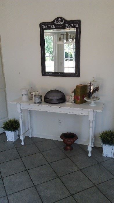 Mirror and shabby chic sofa/entry table