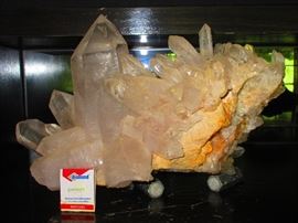 Clear quartz mineral specimen