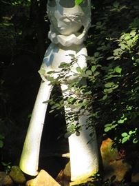 Detail of large scultpure of The Queen of Hearts