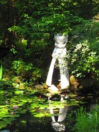 Large scultpure of The Queen of Hearts