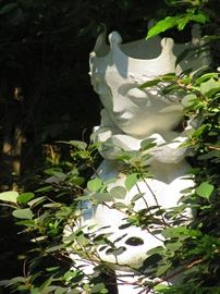 Detail of large scultpure of The Queen of Hearts