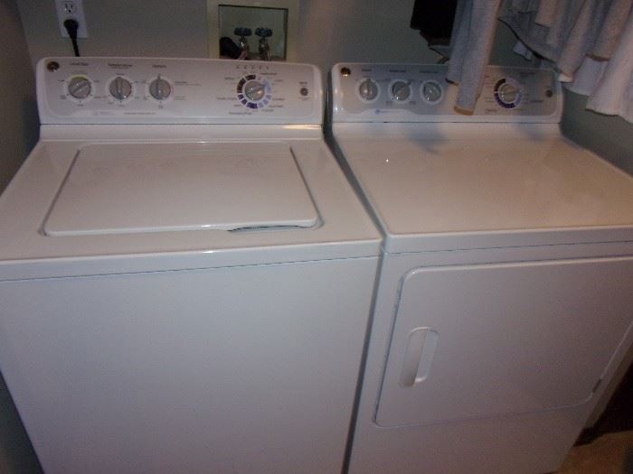 GE  HydroWave Washer & GE  Electric Dryer HE Sensor Dry/Clothes Care