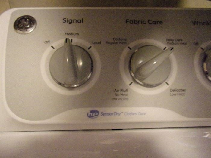 GE  HydroWave Washer & GE  Electric Dryer HE Sensor Dry/Clothes Care