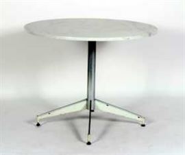 Mid Century Modern Round Table in the manner of Knoll Table 2480, Carrera Marble Top with painted Steel/Chrome base