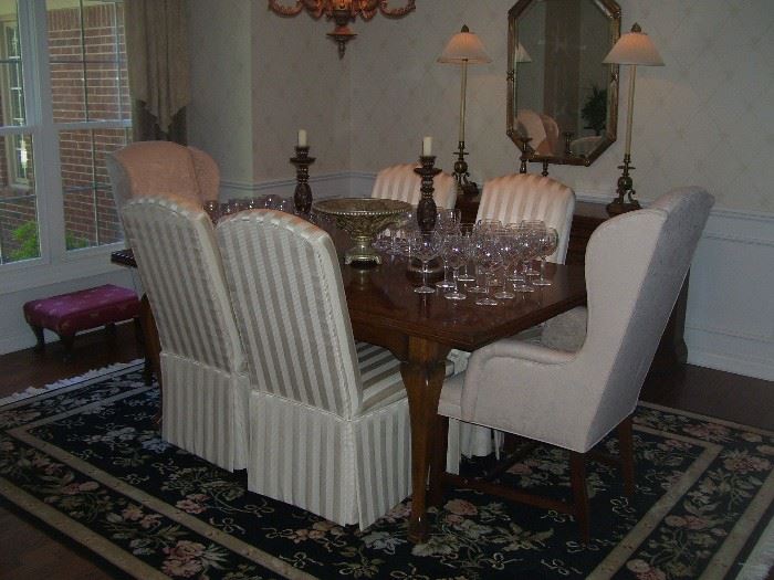 Drexel dining set, wool area rug, lamps and more.