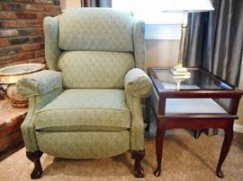 CHAIR & VITRINE CASE TABLE