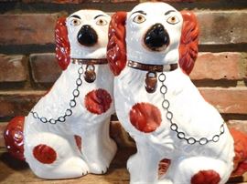 STAFFORDSHIRE DOGS