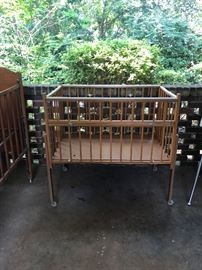vintage play pen, (outdated safety regulations, not for use with child)