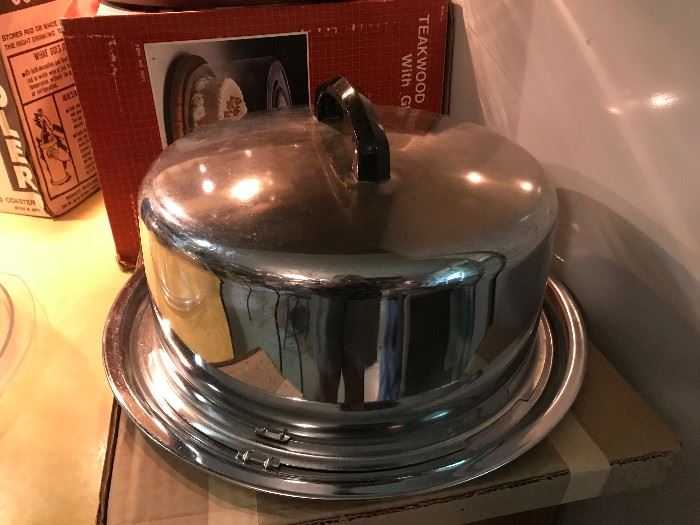 vintage chrome cake pan, excellent condtion